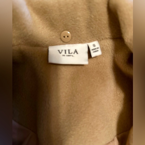 Vila coat with removable fur collar NWT.  Size S - Picture 7 of 7